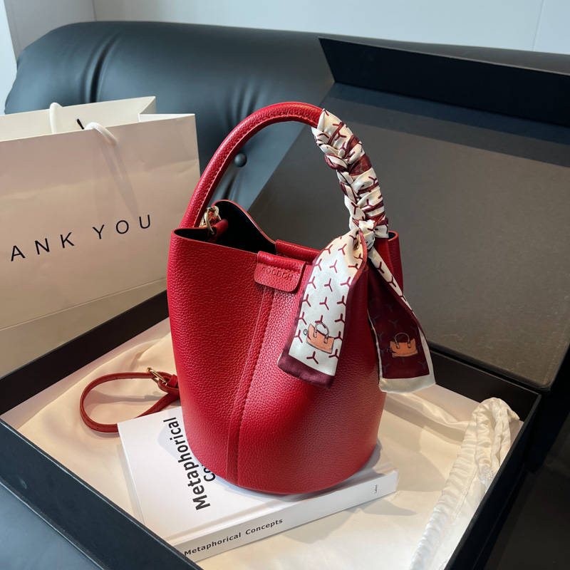 Luxury Bags Sale - Rode PU-emmer schouder- en crossbodytassen Zwart