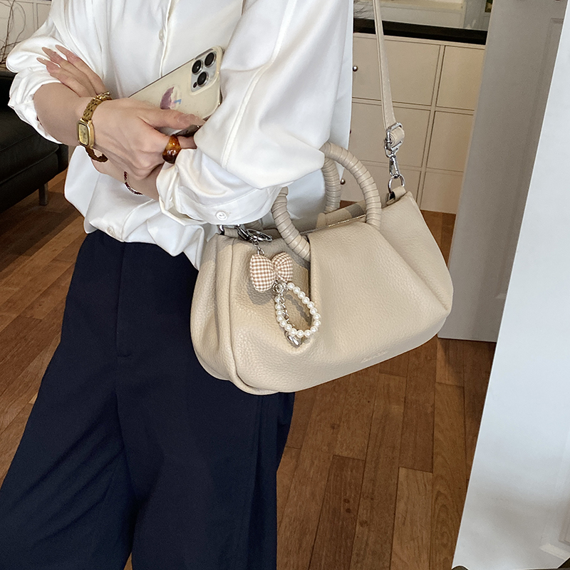 Geplooide tassen met ronde han - Luxury Bags Consignment recensie en prijs
