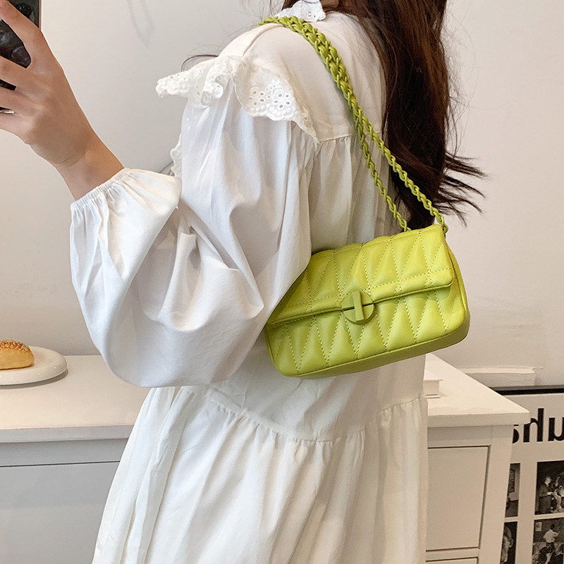 Stemmingen Borduurgaren Chain  - Luxury Bags Consignment recensie en prijs