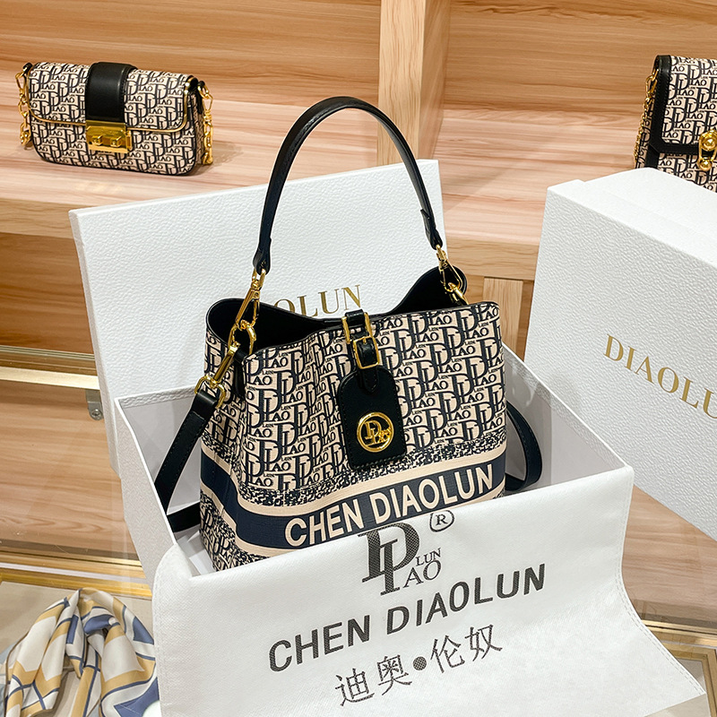Populaire klassieke dameshandt - Luxury Bags Sale recensie en prijs